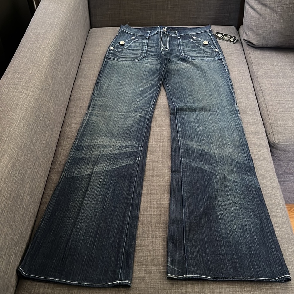 *New* women’s Rock & Republic Jeans - Picture 2 of 14